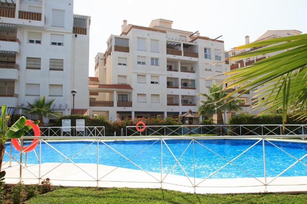 2Bdr Sunny Apartment With Pool And Private Parking In Benalmadena Ngoại thất bức ảnh